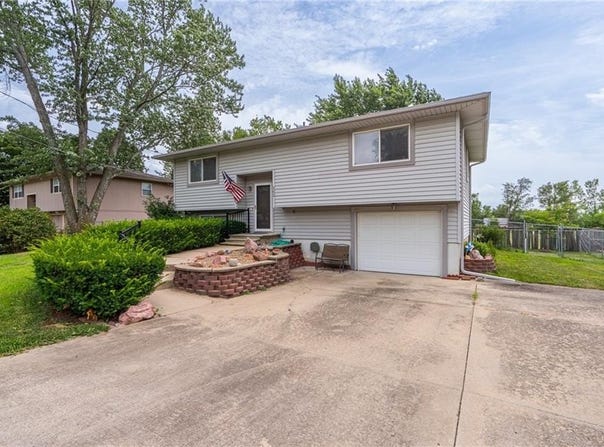 303 W South Street, Spring Hill, KS 66083