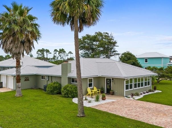 140 Pine St, Mexico Beach, FL 32456