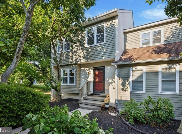 3302 EATON COURT, CHESTER SPRINGS, PA 19425