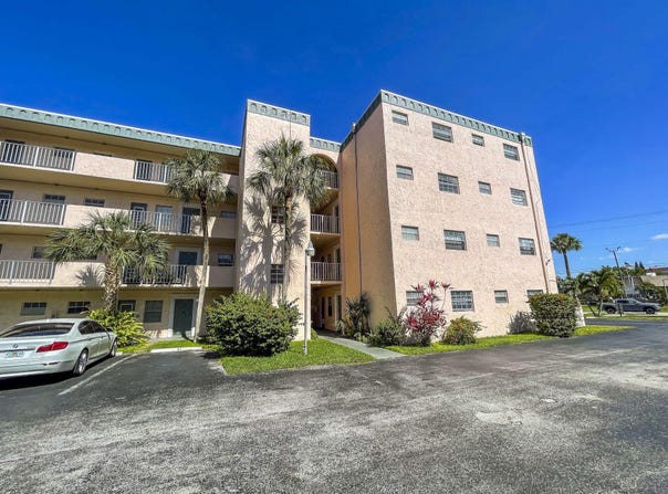 4281 NW 41st Street, Lauderdale Lakes, FL 33319