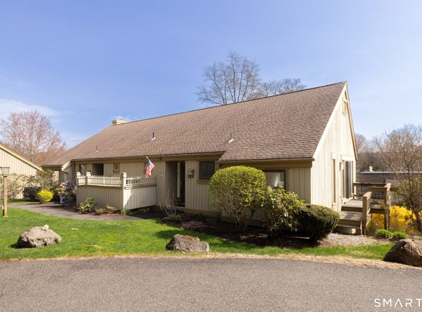 12 Heritage Village, Southbury, CT 06488