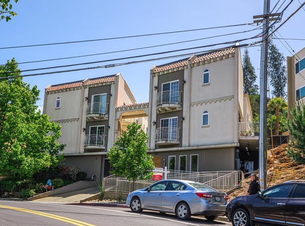 2139 Carlmont DR, Belmont, CA 94002