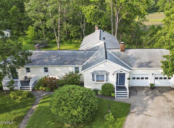 108 Berkshire Dr, Williamstown, MA 01267
