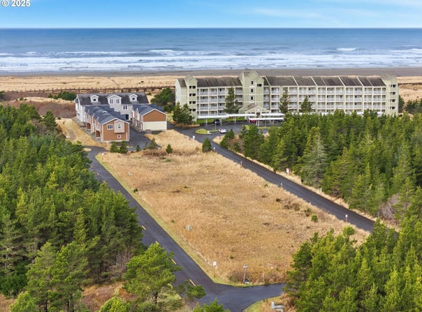 7th St SW, LongBeach, WA 98631