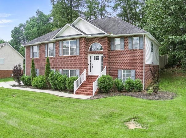 1641 NW Farmington Dr, COOKEVILLE, TN 38501