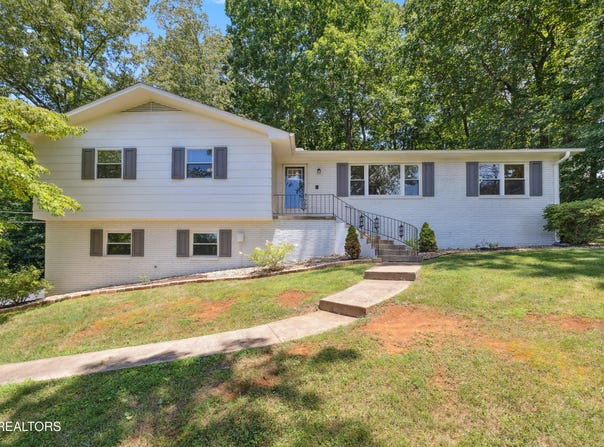 6916 Riverwood Drive, Knoxville, TN 37920