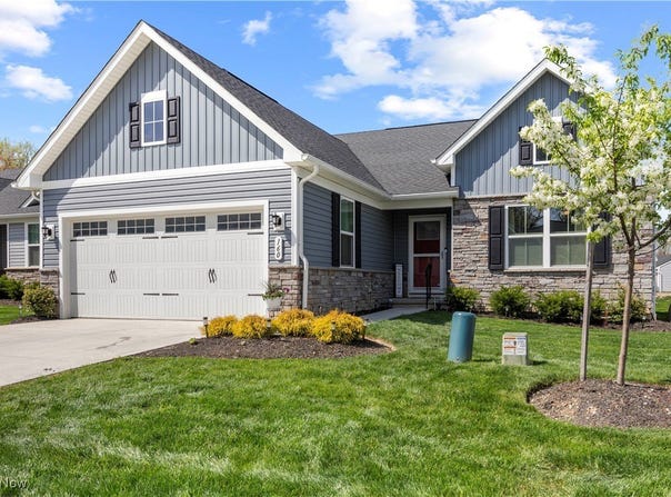 160 Eagle Circle, Amherst, OH 44001