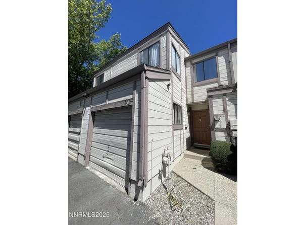 1560 Steven Court, Sparks, NV 89431