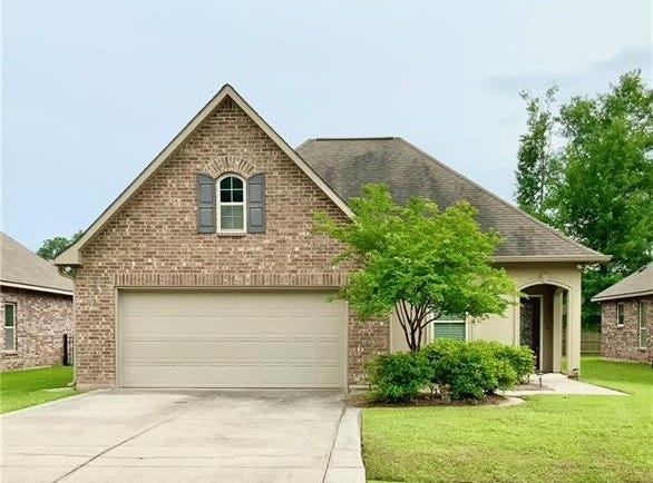 284 KNOLL PINE Circle, Covington, LA 70435