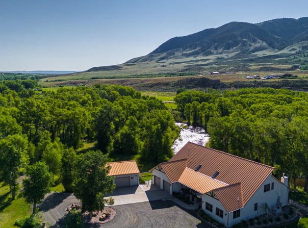 302  Dinwiddie Road, Laramie, WY 82070