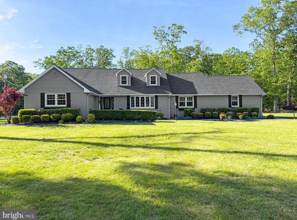 109 FAIRWAY DRIVE, BUENA, NJ 08310