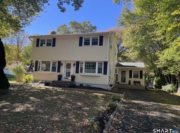 20 Bayberry Lane, Montville, CT 06382