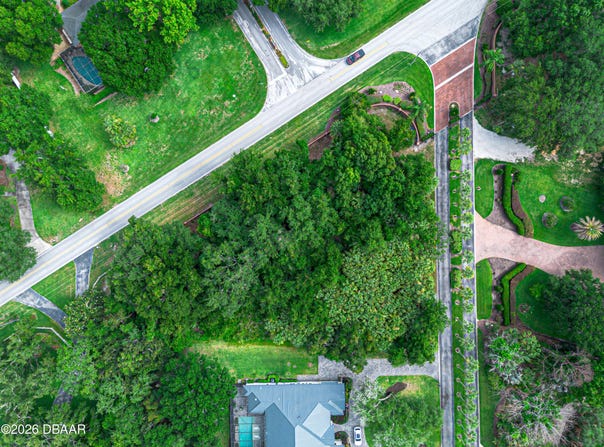 Lakeshore Pointe Boulevard, Mount Dora, FL 32757