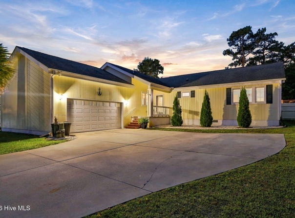 108 Gull Harbor Drive, Newport, NC 28570