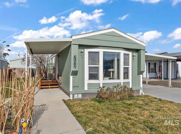 752 Freedom Ln, Emmett, ID 83617