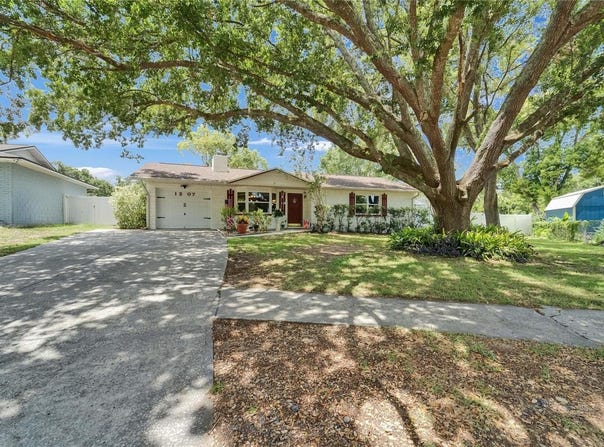 1207 OAK VALLEY DRIVE, SEFFNER, FL 33584