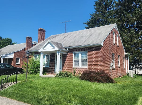40 E MYRTLE STREET, LITTLESTOWN, PA 17340