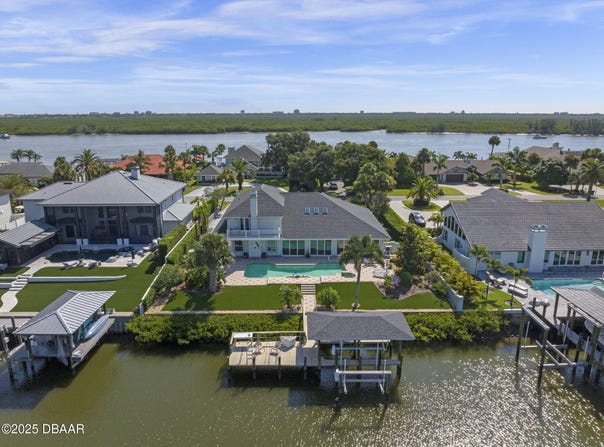 1216 Commodore Drive, New Smyrna Beach, FL 32168
