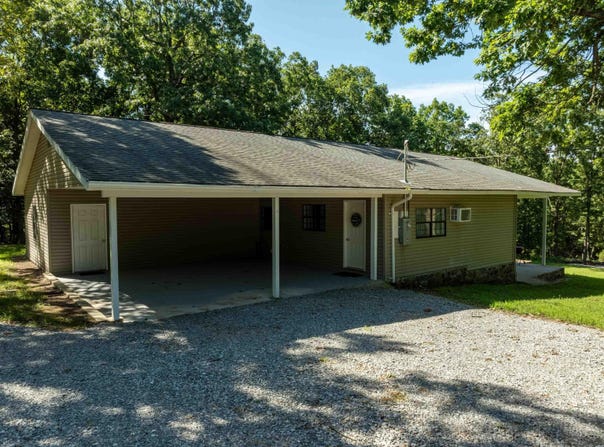 306 N Rainey Lane, Cave City, AR 72521