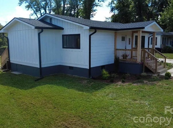 108 Maplewood Knoll Drive, East Flat Rock, NC 28726