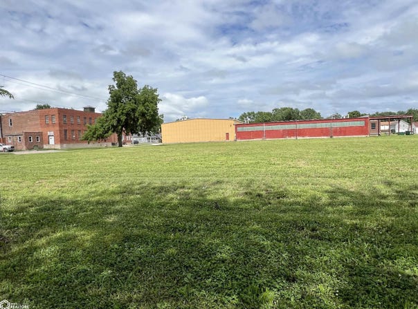 610 W Stone Avenue, Fairfield, IA 52556