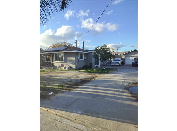 11823 Blythe Street, North Hollywood, CA 91605