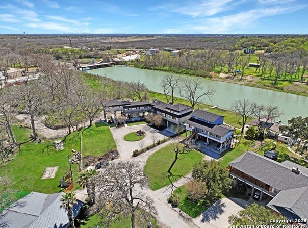 174 Lakeside, Seguin, TX 78155