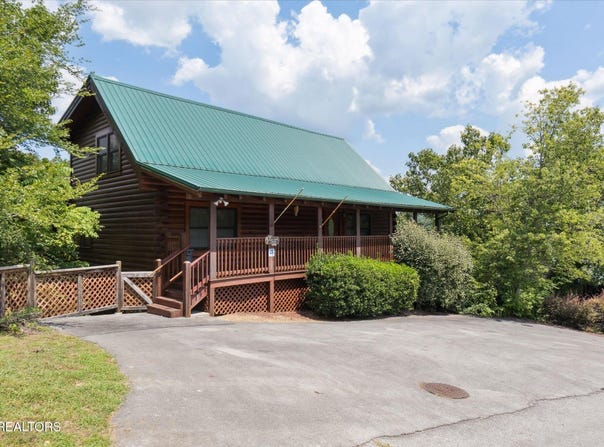 3164 White Falcon Way, Pigeon Forge, TN 37863
