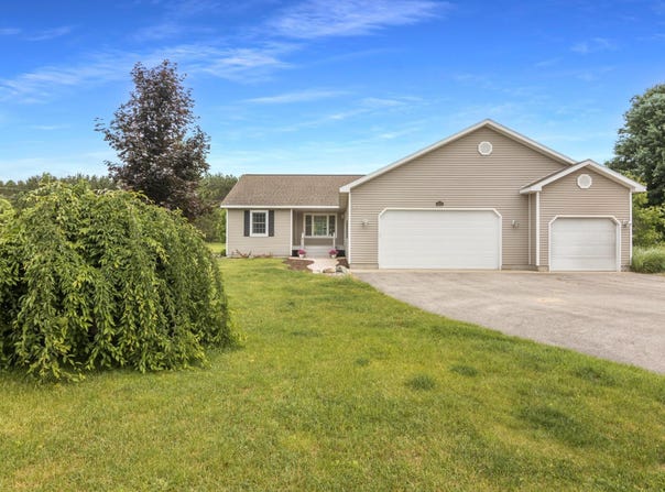 6886 Windwood Drive, Lake Ann, MI 49650