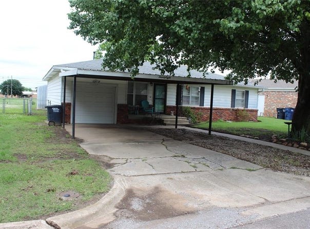 28 Bonnie Sue Avenue, Meeker, OK 74855