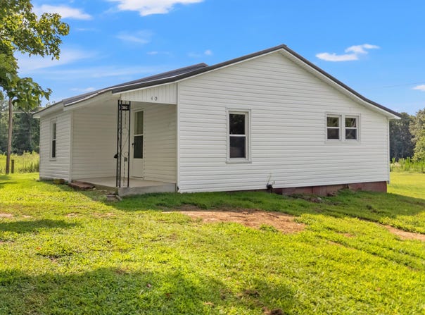 40 Edwards Road, Irvine, KY 40336