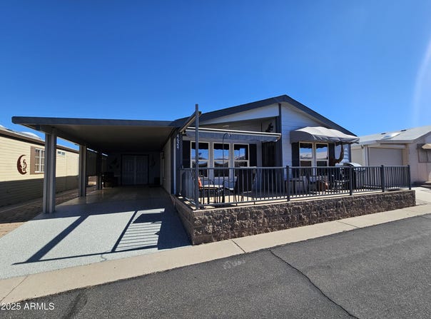 650 N Hawes Road, Mesa, AZ 85207
