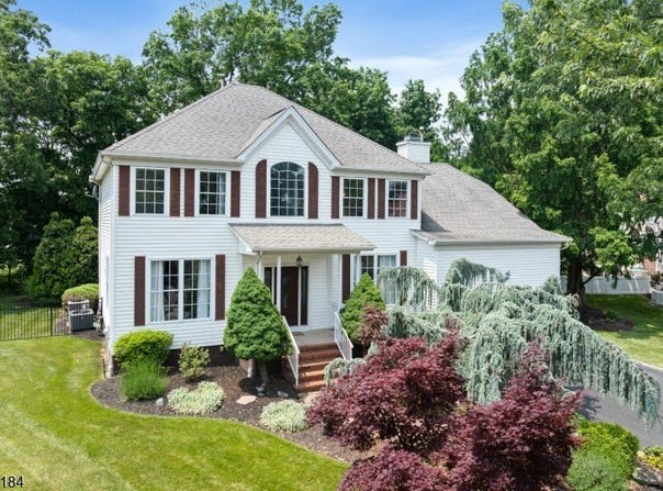 17 Wolverton Ln, Hillsborough Twp., NJ 08844-4387