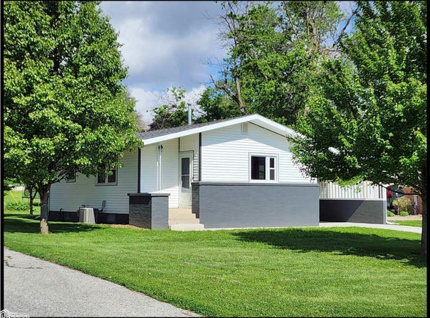 1205 Maple Street, Atlantic, IA 50022