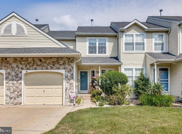 1103 MEADOWS DRIVE, WILLIAMSTOWN, NJ 08094