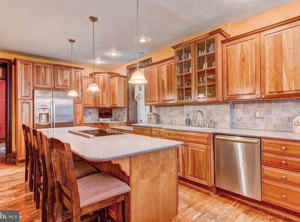 1323 OLD SUMNEYTOWN PIKE, HARLEYSVILLE, PA 19438