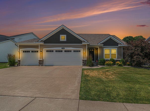 7997 Carlisle Crossing Boulevard SW, Byron Center, MI 49315