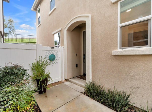 8565 N Walnut Way, West Hills, CA 91304