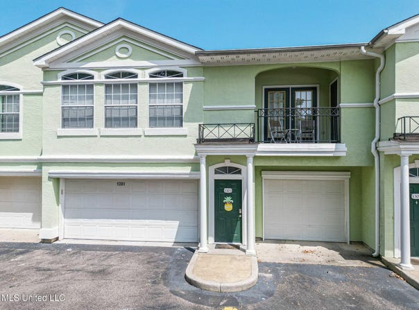 2252 Beach Drive, Gulfport, MS 39507