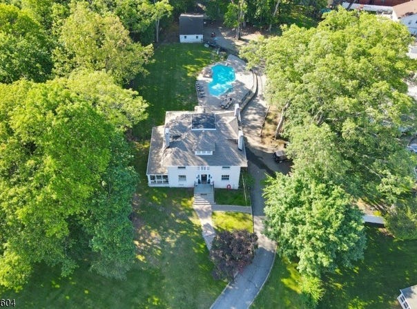 210 Pompton Ave, Pompton Lakes Boro, NJ 07442-1324