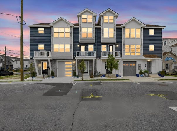 100 N Monroe Ave, Margate, NJ 08402