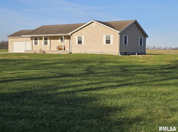 10457 N Puckett Lane, Mt Vernon, IL 62864