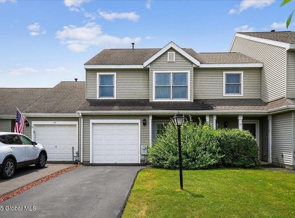 35 Justine Court, East Greenbush, NY 12144