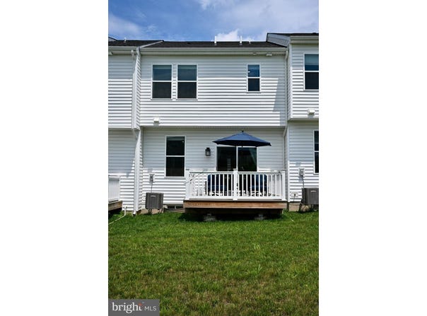 7551 CLAYTON AVENUE, COOPERSBURG, PA 18036