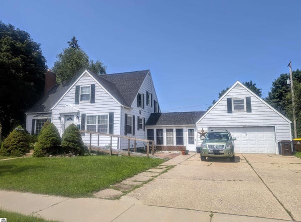 1207 North Drive, Mt Pleasant, MI 48858