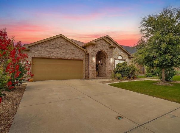1221 Scott Drive, Weatherford, TX 76087