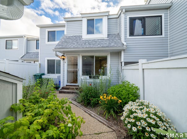 6 Peddlars Drive, Branford, CT 06405