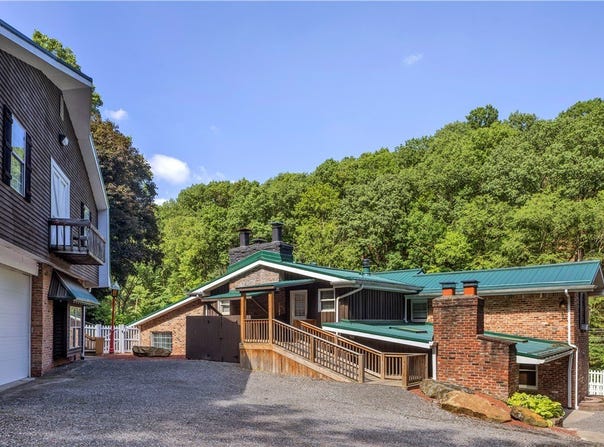 553 Guys Run Rd, Harmar, PA 15024