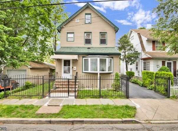 41 Clinton St, Bloomfield Twp., NJ 07003-2342