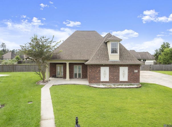 22753 Balsam Dr, Denham Springs, LA 70726